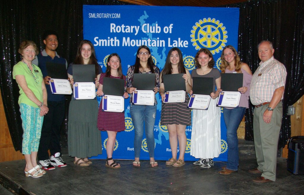 This image has an empty alt attribute; its file name is 2023-Rotary-Club-of-Smith-Mountain-Lake-Scholarship-Awardees-2-1024x658.jpg